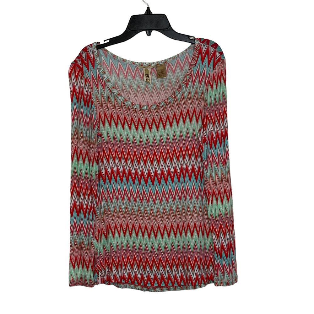 BKE Chevron Striped Top Size Small Fitted Colorful Womens Stretch Blend Buckle